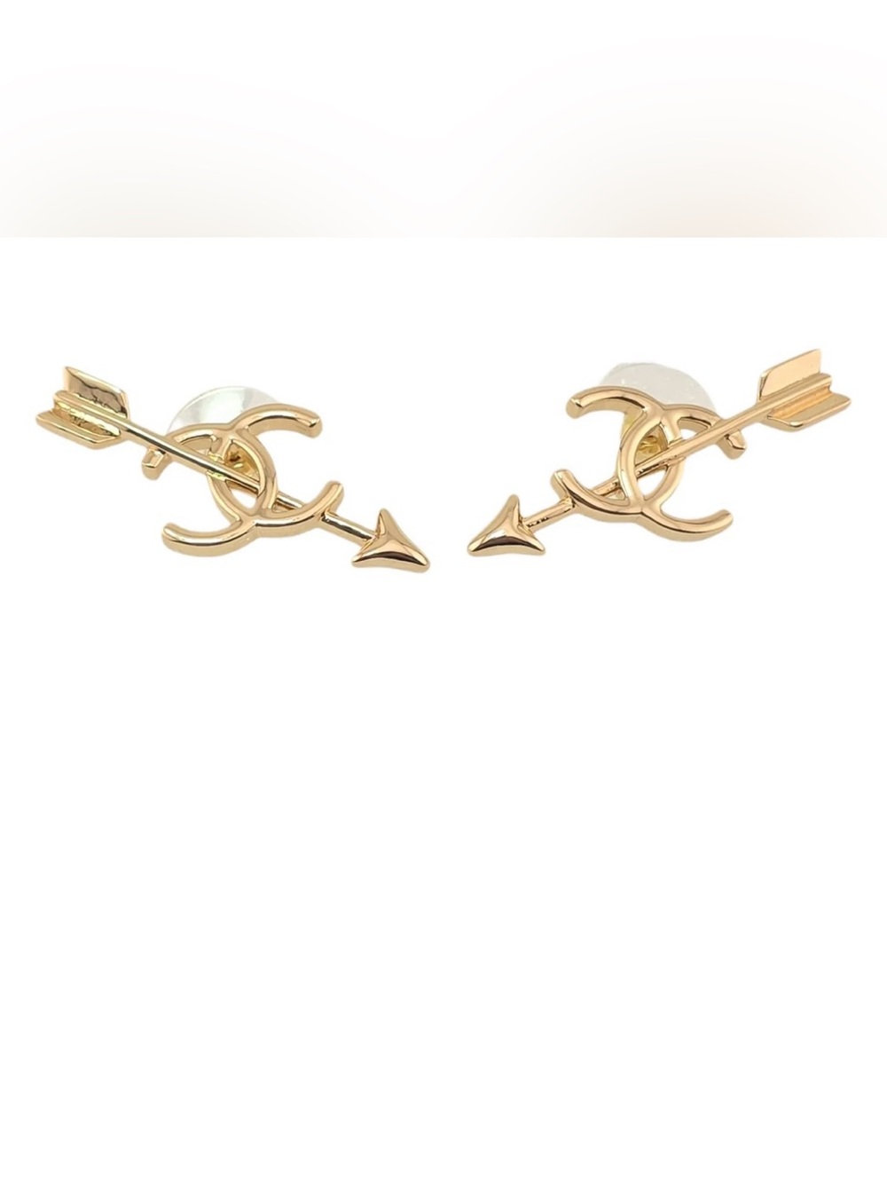 Chanel cc arrow stud earrings
